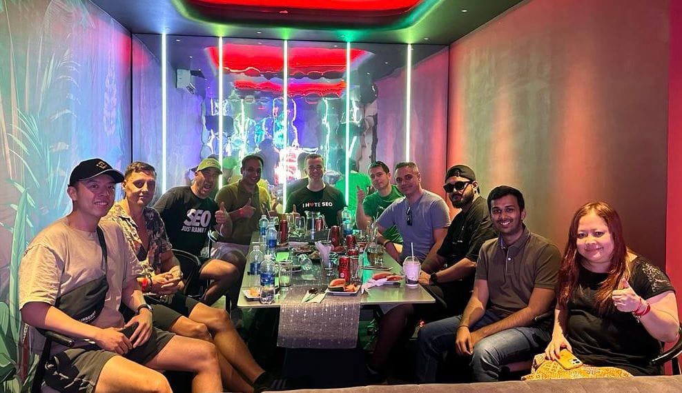 Fery Kaszoni, Steve Toth and James Dooley in an SEO Mastermind in Vietnam
